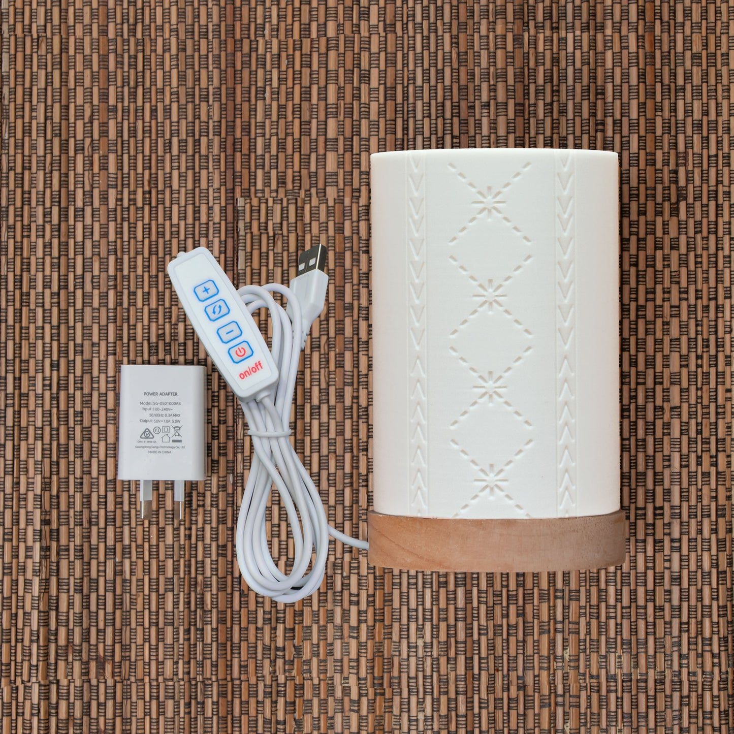 'Alu'alu Cylinder Lamp (Dimmable)