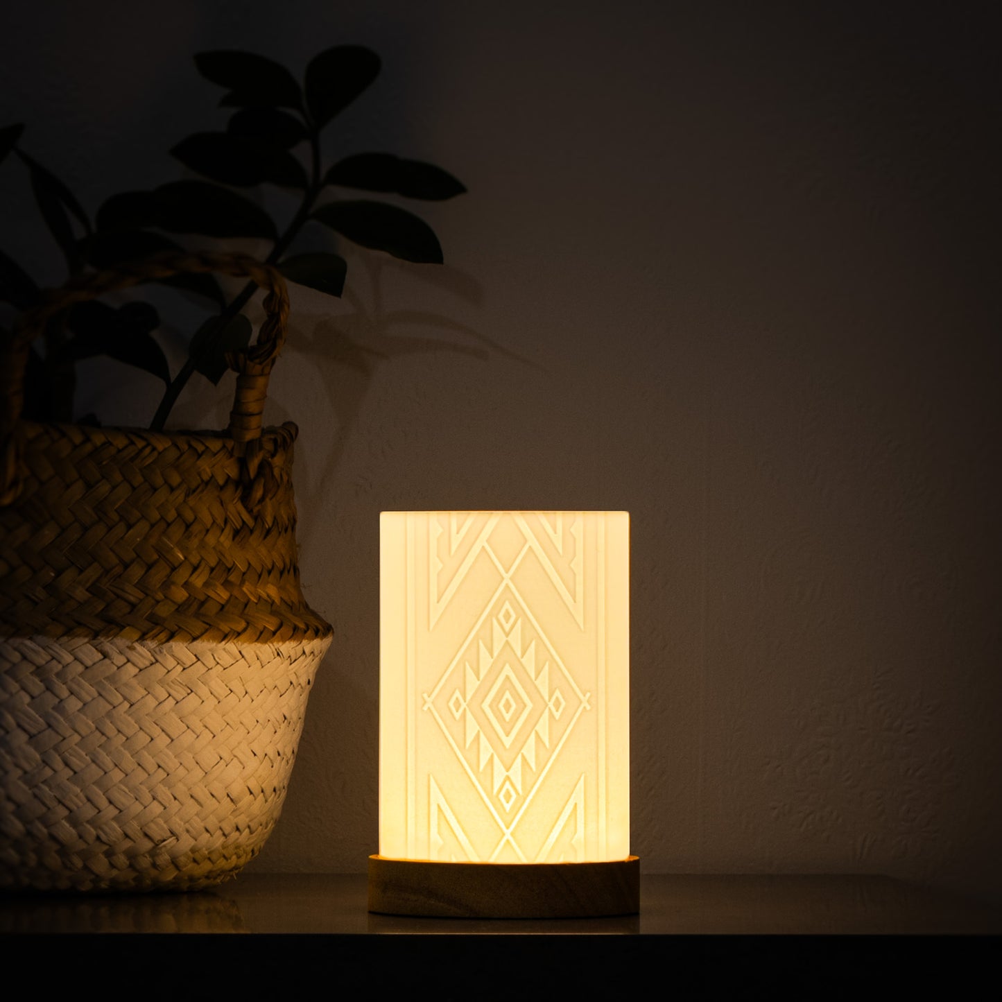Tāniko Cylinder Lamp
